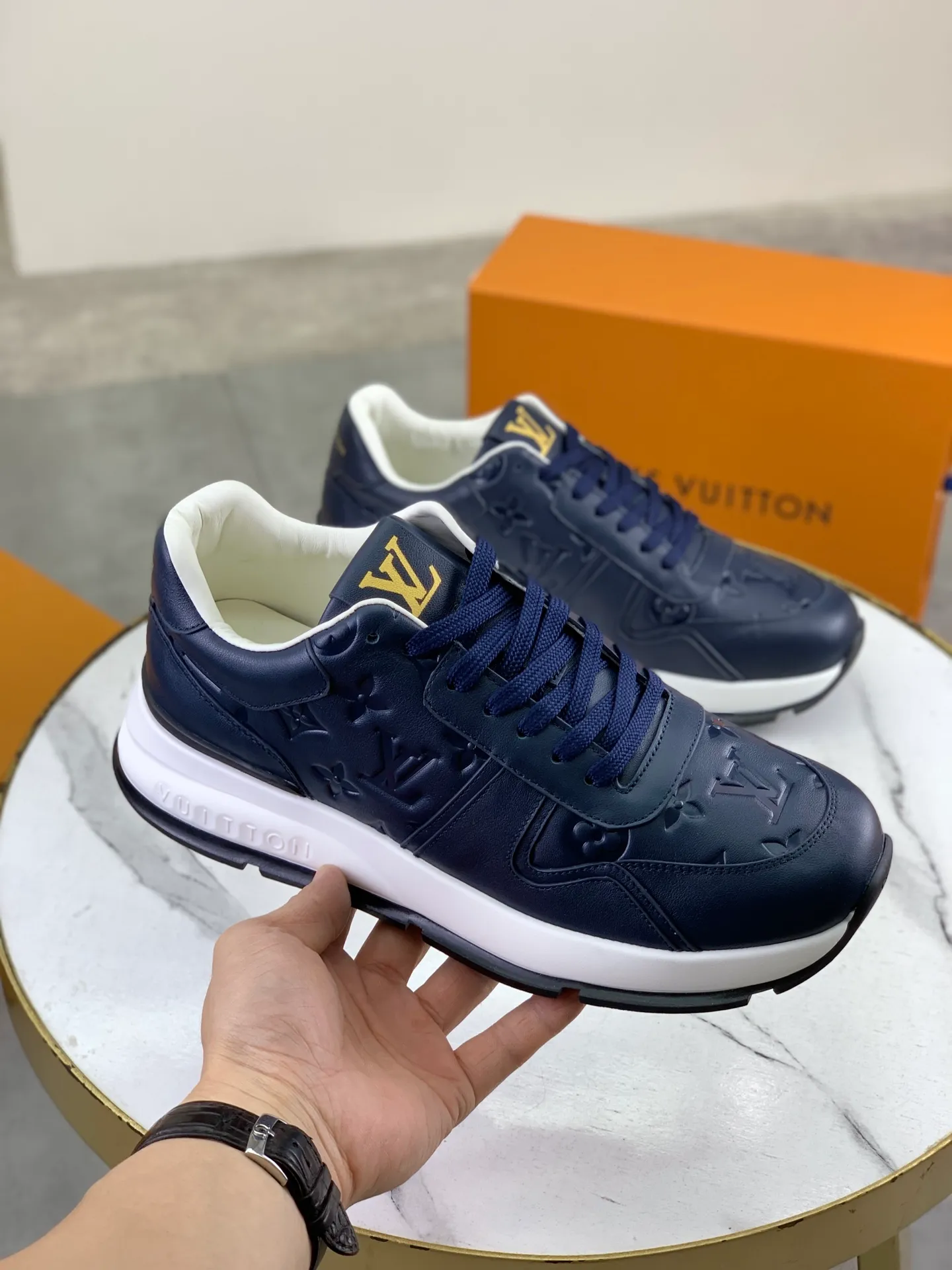 Factory price P820 💶 Top version [LOUIS VUITTON] counter series (original order) new style 🍀LV Louis Vuitton - top version LV classic high-top trendy shoes! Made of imported original craft calfskin, original breathable lining, and original wear-resistant, lightweight, high-end TPU outsole! High quality products! 3️⃣ colors available, size: men’s 39-44 (38 45 customized)